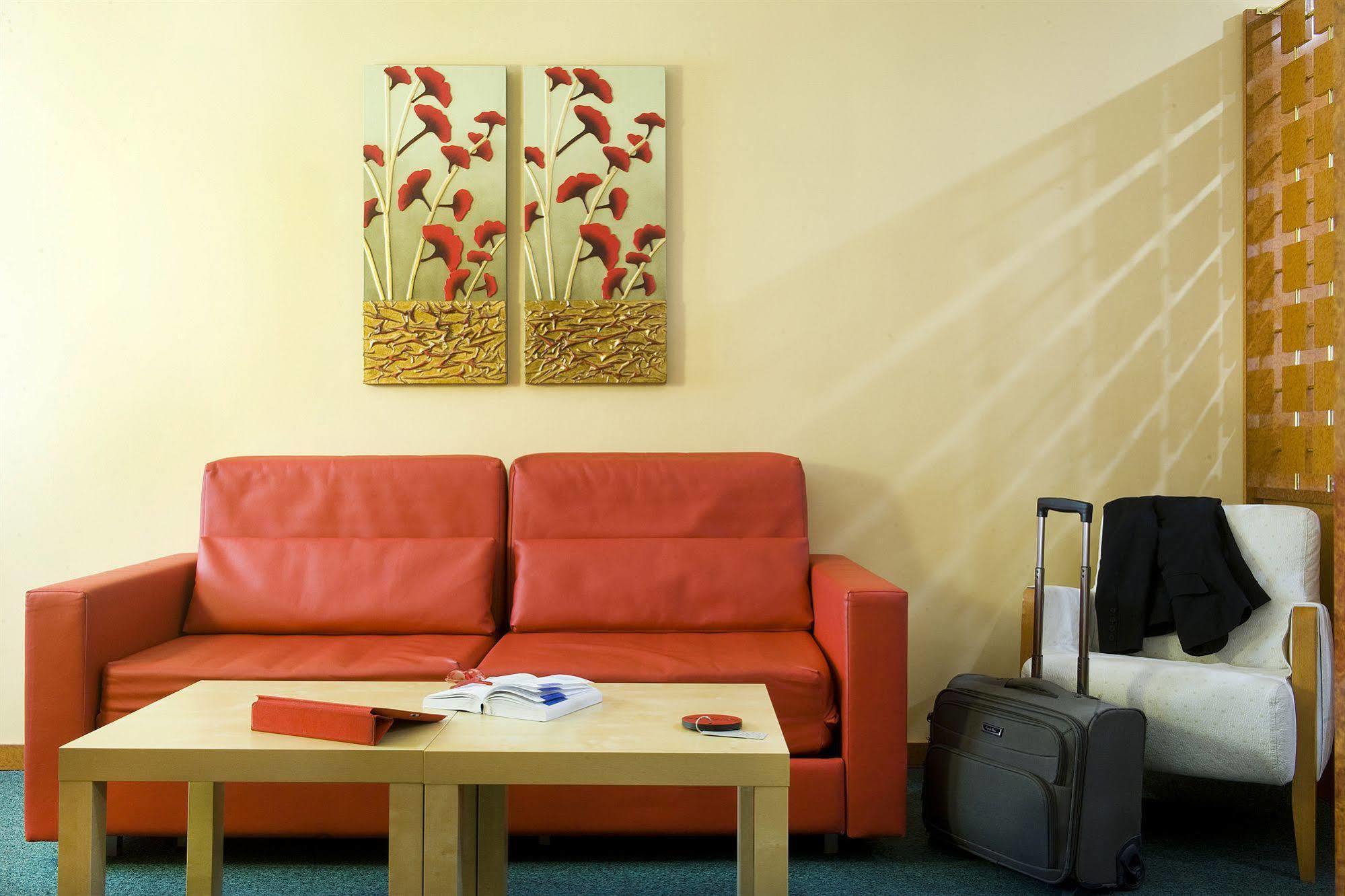 Acacia Aparthotel 4*