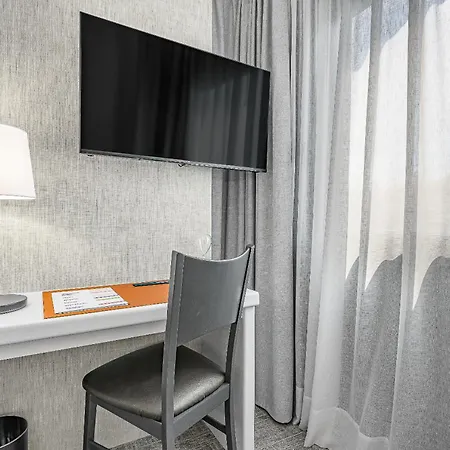 Acacia Suite Barcelona Room photo