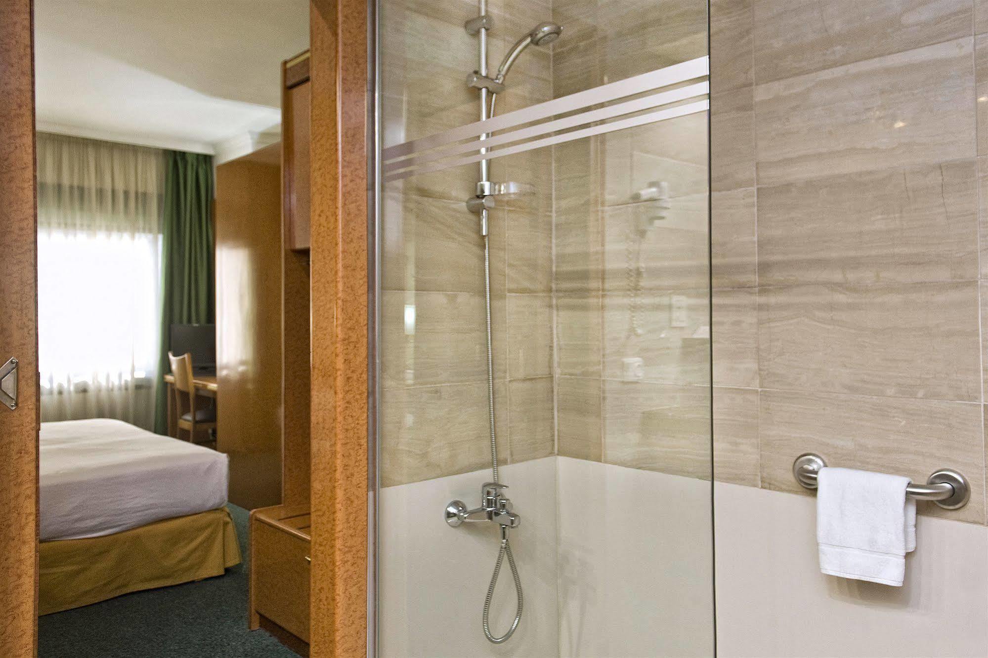 Acacia Apart-hotel 4*