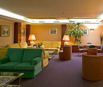 Acacia Apart-hotel 4*